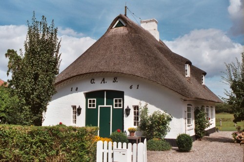 Sieseby (Thumby), thatched roof house