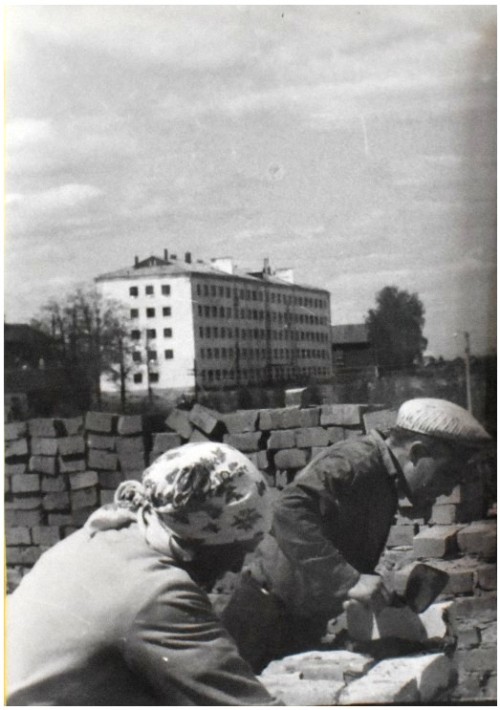 1970 е годы. Мариинский Посад. Общежитие лесного техникума. строительство здания райисполкома